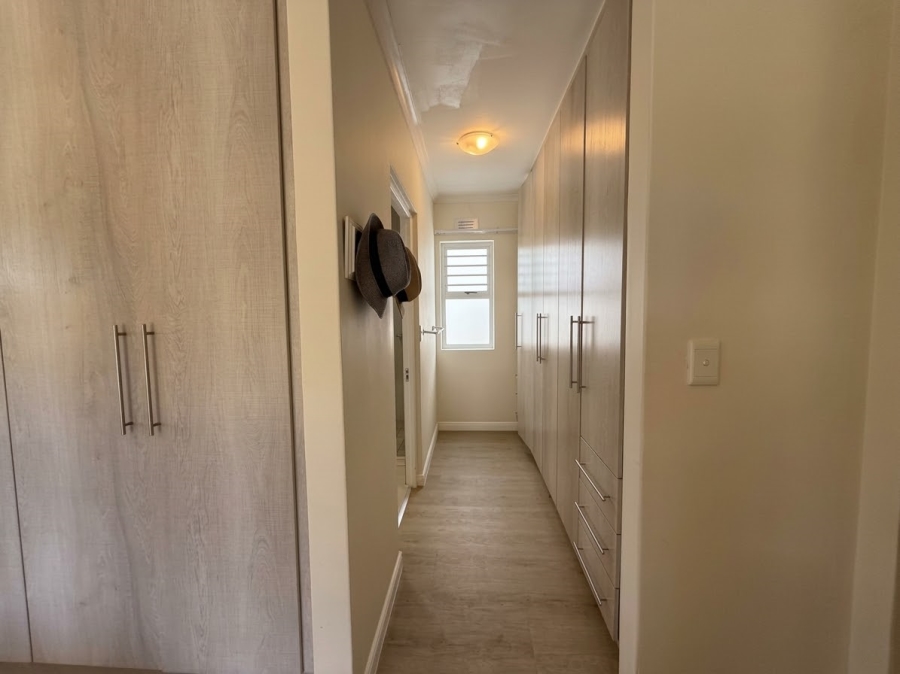 4 Bedroom Property for Sale in Sunningdale Western Cape